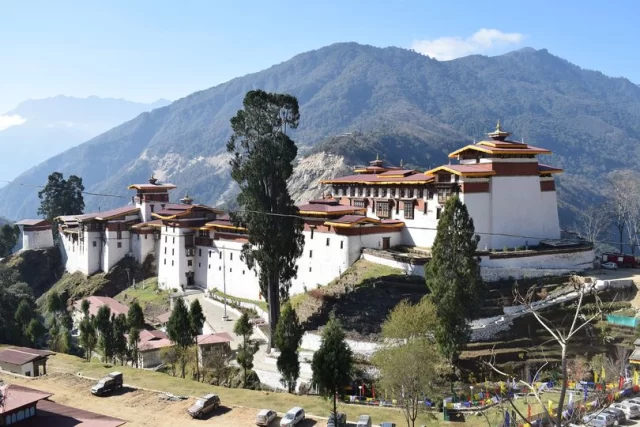 The beauty of Trongsa Dzong.🥰🥰🥰
.
.
.
.
.
.
#Trongsa #bhutanbelieve #heavenlybhutan #heavenlybhutantravels #bhutan #holidaypackages #picturesoftheday #bhutantourism